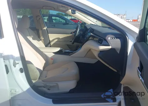 2019 Toyota Camry L/Le/Xle/Se/Xse z USA, uszkodzony, nr VIN 4T1B11HK7KU262896